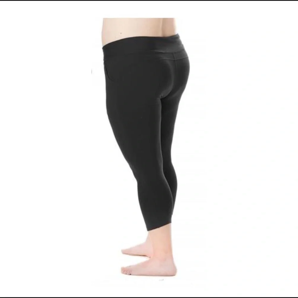 RSport Grey Capri leggings for Athena athletes 4x‎
